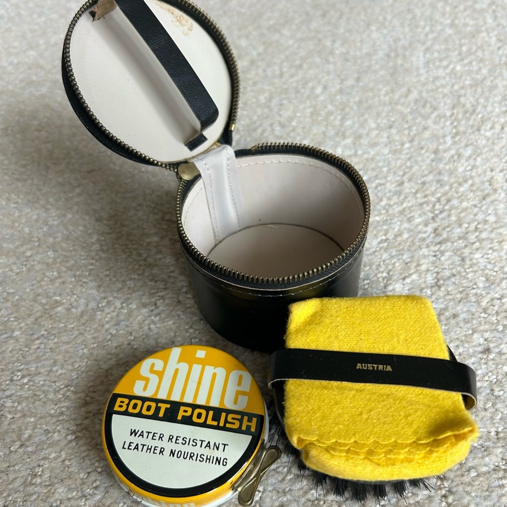 Vintage Shoe Shine Portable Travel Kit. SUPER FAST SHIPPING